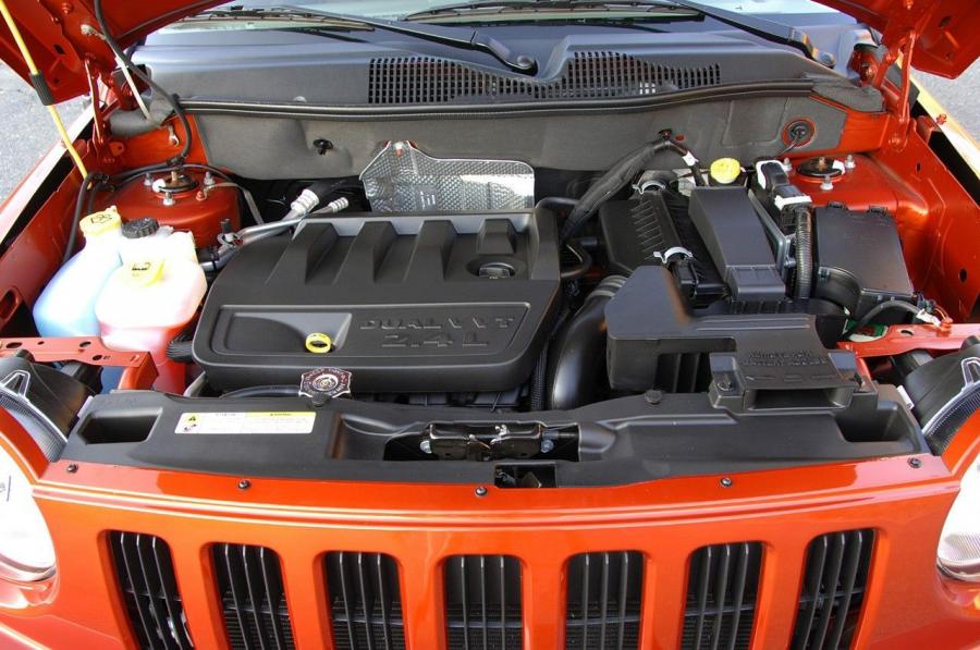  Jeep Compass Sport 4x2 2008 года  (фото 23 из 33)